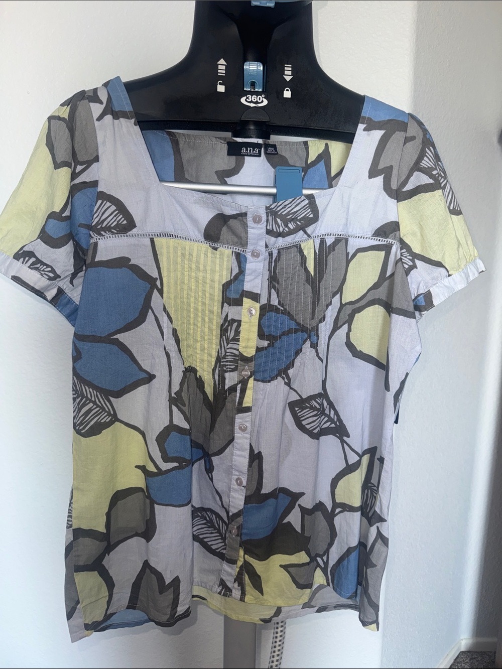 a.n.a Short Sleeve Button-Front Floral Blouse in Blue, Yellow, Gray